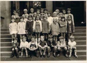 1972 Klasse 2d mit Lehrerin